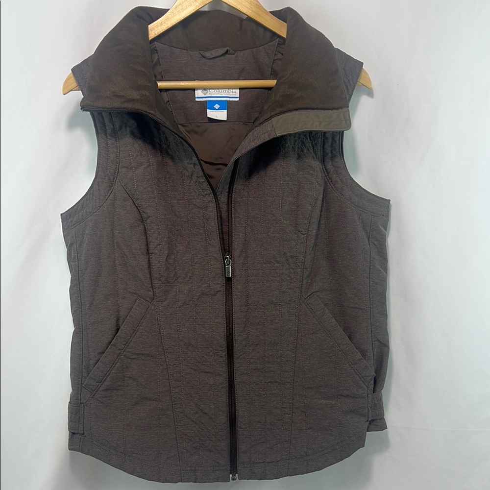 Columbia Size Large‎ Brown Quilted Vest